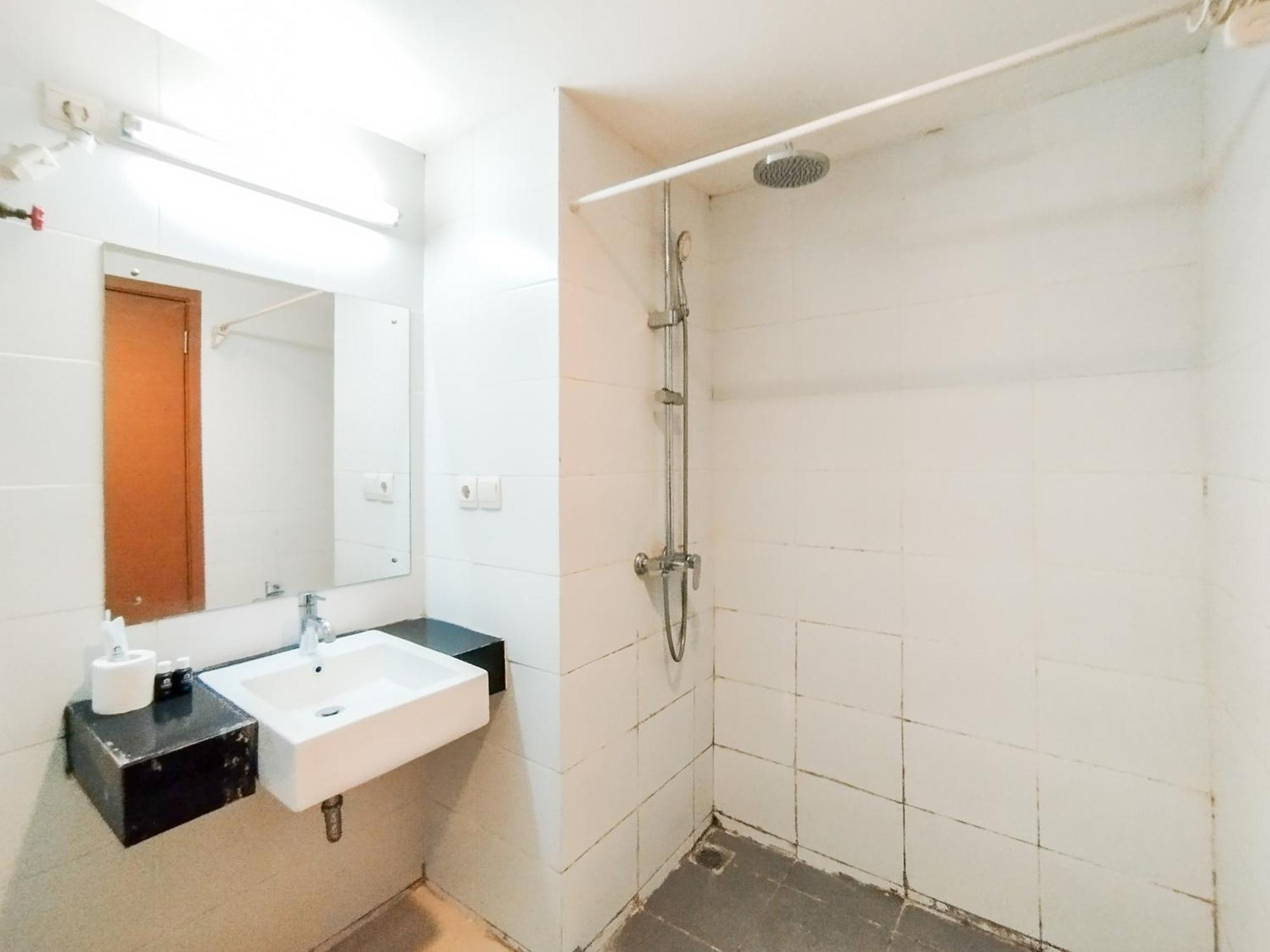 Simply And Comfy Studio Room Apartment Beverly Dago By Travelio 万隆 外观 照片